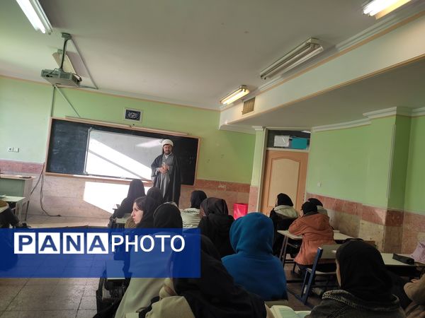 حضور مبلغان سازمان قرآن و عترت در مدرسه شهید عیسی وند به مناسبت شروع ماه مبارک رمضان