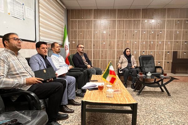 جلسه هماهنگی مانور زلزله در مدرسه شایستگان شهرستان قدس