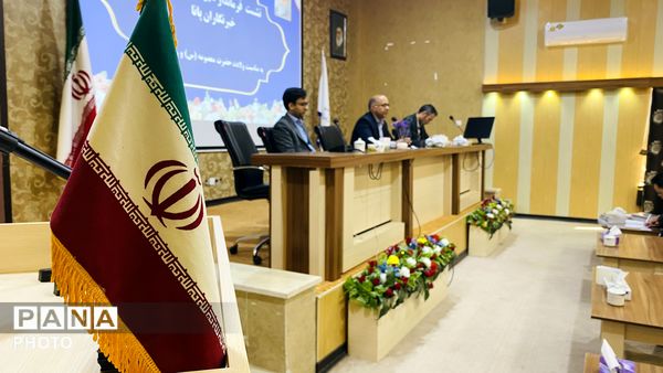  دیدار صمیمانه خبرنگاران پانا دانش‌آموزان دختر با فرماندار و مدیر آموزش و پرورش 