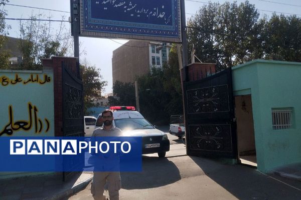 تجدید میثاق نسل نوجوان با آرمان‌های شهدا در مراسم تشییع شهید گمنام ورامین