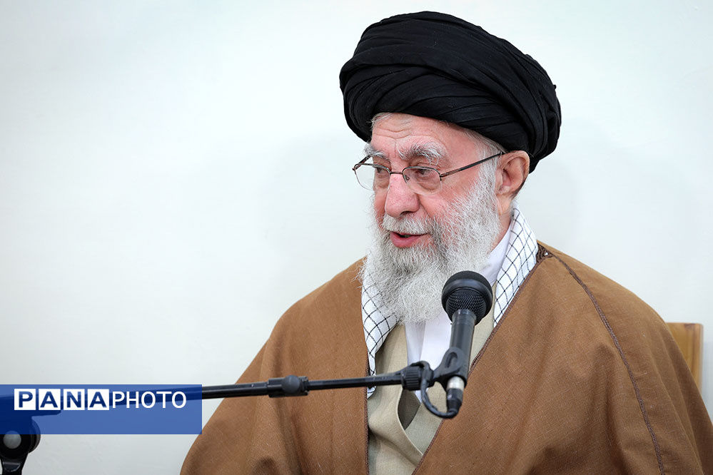 تجلیل رهبر انقلاب از برنامه‌های قرآنی ماه مبارک رمضان