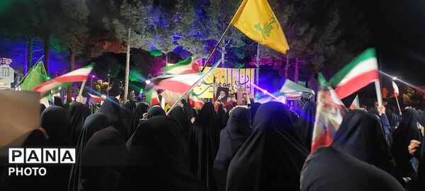 میدان‌های رشتخوار کلاسِ درسِ وفاداری و مشقِ وطن‌دوستی