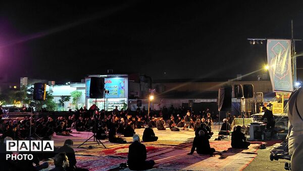 در سوگ یاور غریب؛ تجمع عظیم عزاداران در قاسم‌آباد مشهد در شب تاسوعا