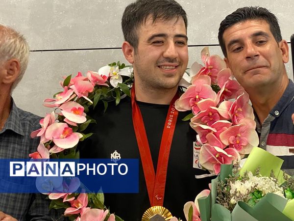 بازگشت میثم حاج بابایی قهرمان پارالمپیک به سرزمین مادری