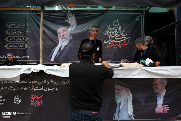 خدمات رسانی و پذیرایی موکب های وزارت آموزش و پرورش از تشییع کنندگان پیکر رهبر شهید انقلاب