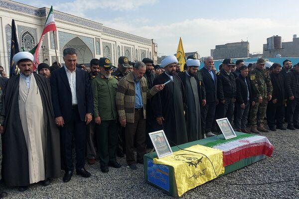 تشییع پیکر شهید مدافع حرم رضا مرادی در باقرشهر 