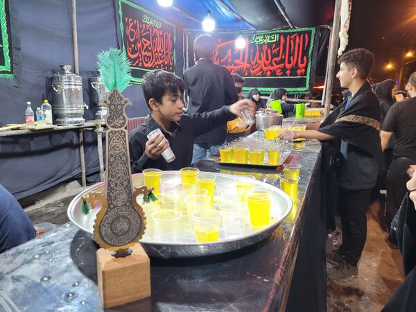 خدمت‌رسانی به زائران دهه آخر ماه صفر در ایستگاه‌های صلواتی موکب‌های مشهد