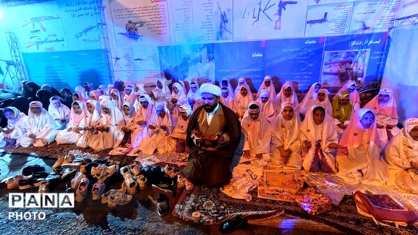 جشن تکلیف دانش‌آموزان مدرسه شهید دهستانی نظرآباد در تجمعات شبانه