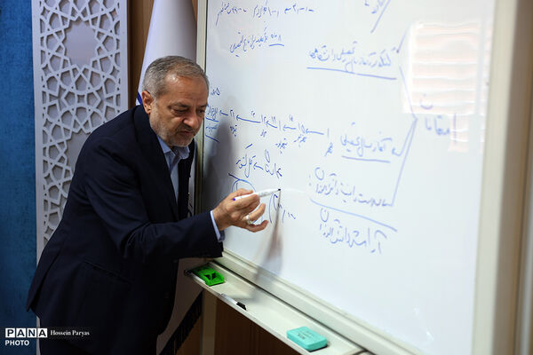 نشست مشترک وزیر آموزش و پرورش با اعضای کمیسیون آموزش، تحقیقات و فناوری مجلس شورای اسلامی