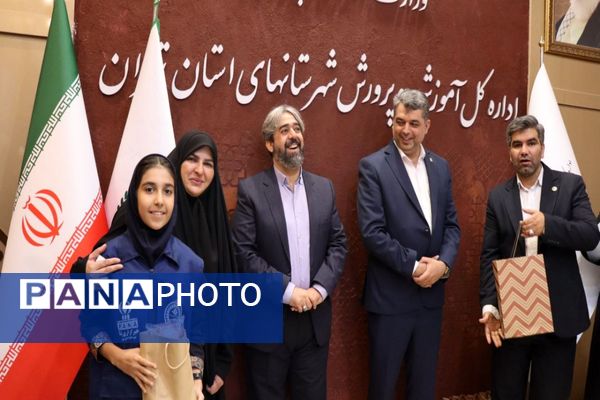نشست صمیمی فعالین رسانه ای دانش‌آموزان با مدیرعامل خبرگزاری پانا