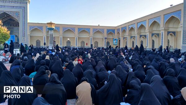 قرائت دعای عرفه در زیارتگاه شهید آیت الله مدرس