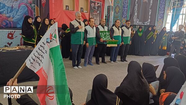 همایش دانش‌آموزان و بانوان خرم آبادی در سوگ رهبر شهید 