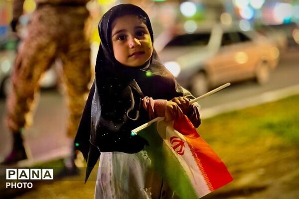 رهبری مقتدر، مردم متحد؛ جلوه ای از همبستگی ملی 