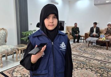 دیدار دانش آموزان دبیرستان صدرا مهریز با خانواده شهدا