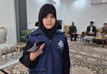 دیدار دانش آموزان دبیرستان صدرا مهریز با خانواده شهدا