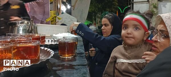برپایی چایخانه حضرت ام البنین در حاشیه تجمعات کاشمر