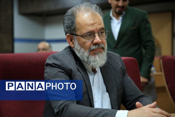 نشست صمیمی مدیران رسانه با استاندار قم