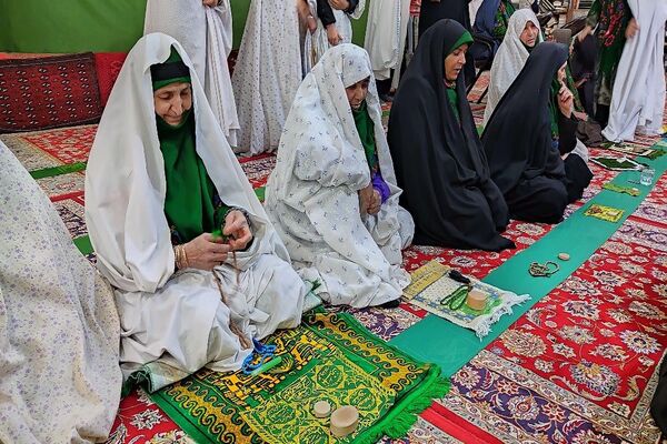آخرین روز از اعتکاف دانش آموزی انس با خدا  در مسجد جامع شهر بار نیشابور