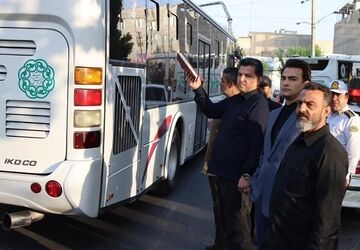 اعزام گسترده زائران فردیس به مرقد امام (ره)