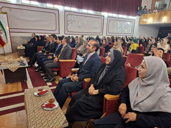 گرامیداشت روز مادر مدرسه دخترانه ۱۷ شهریور 