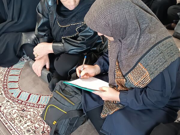 برگزاری کلاس آموزشی با محوریت هویت یابی در دبیرستان دخترانه نور اردبیل