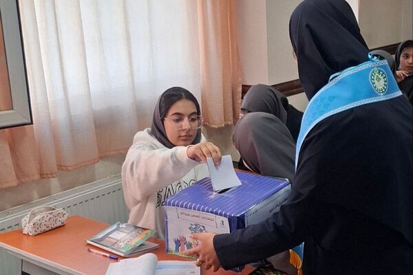 شور انتخاباتی دانش آموزان چهاردانگه