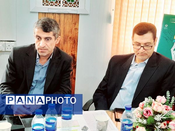 جلسه استانی دومین دوره مسابقه ملی دانش‌آموزان حافظ خوان ایران در بوشهر