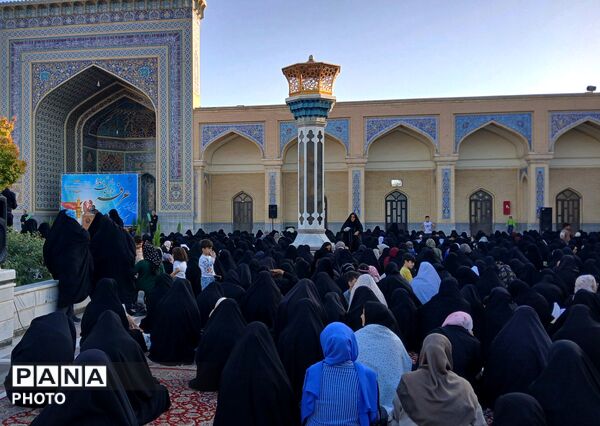 قرائت دعای عرفه در زیارتگاه شهید آیت الله مدرس