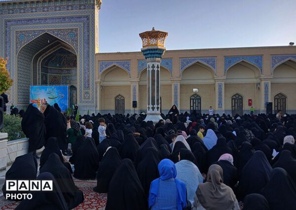 قرائت دعای عرفه در زیارتگاه شهید آیت الله مدرس