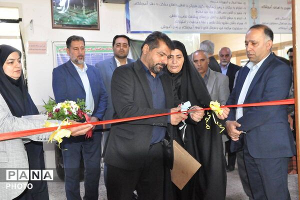 گرامیداشت شهدای والامقام و افتتاح زمین چمن مصنوعی و اتاق ورزش دبیرستان منتظرین شاهد ورامین