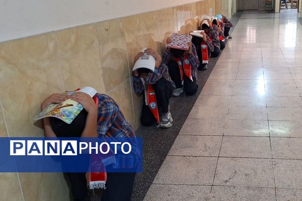 مانور زلزله در دبستان معارف 6 ناحیه 3
