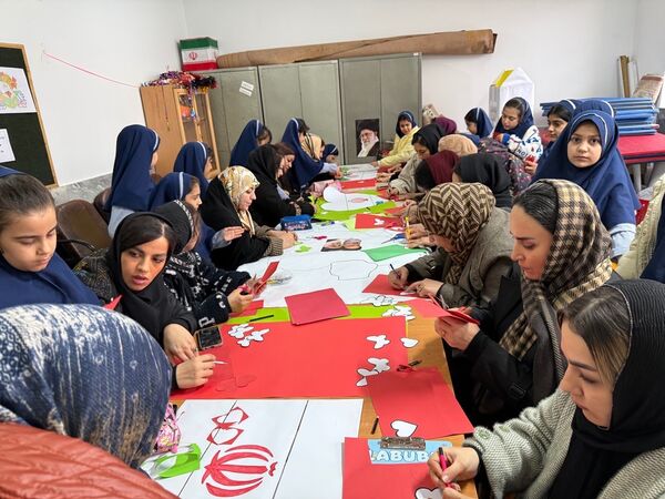 رویداد مادر دختری با محوریت پرچم ایران در مدرسه المهدی ناحیه 2 کرج 