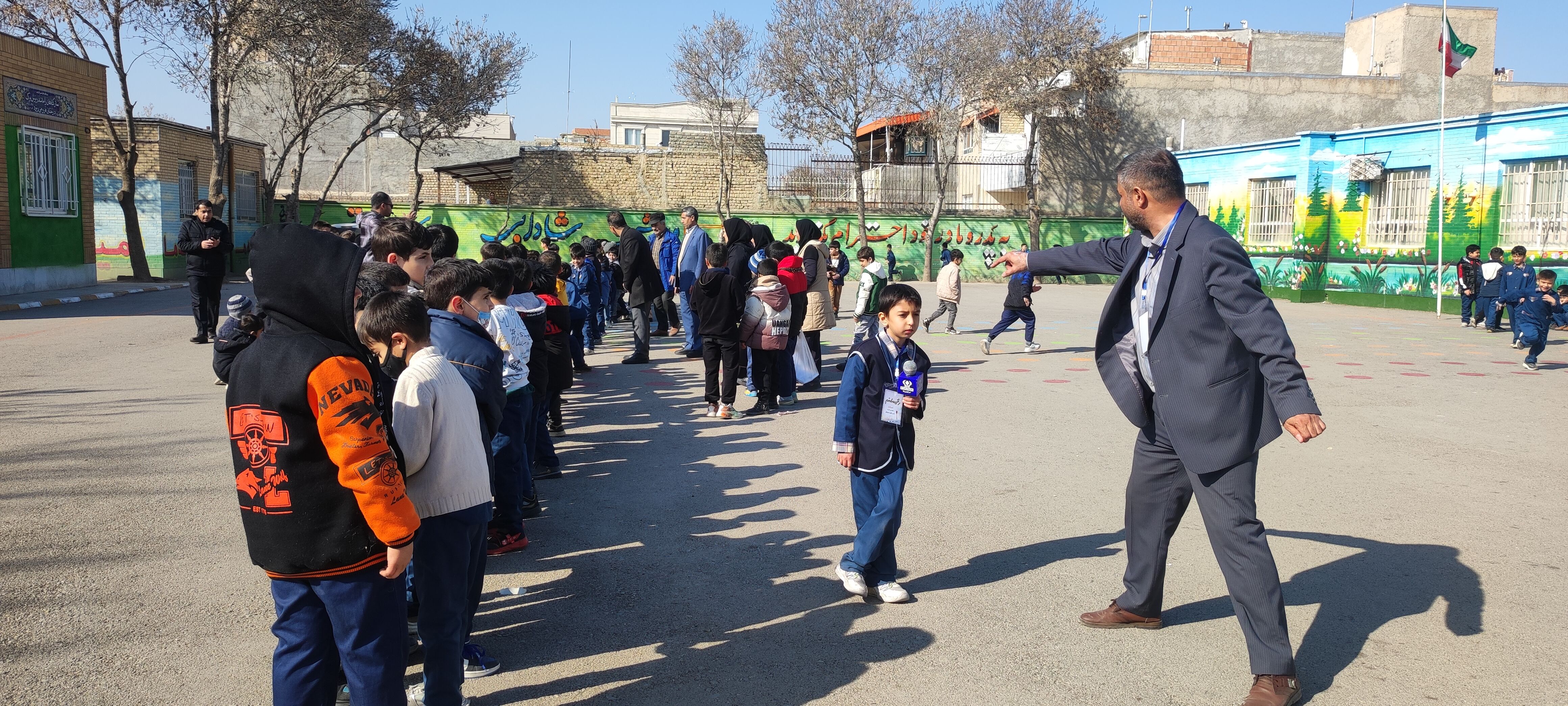 برگزاری مسابقات طناب کشی در مدرسه مبین شهرستان شیروان