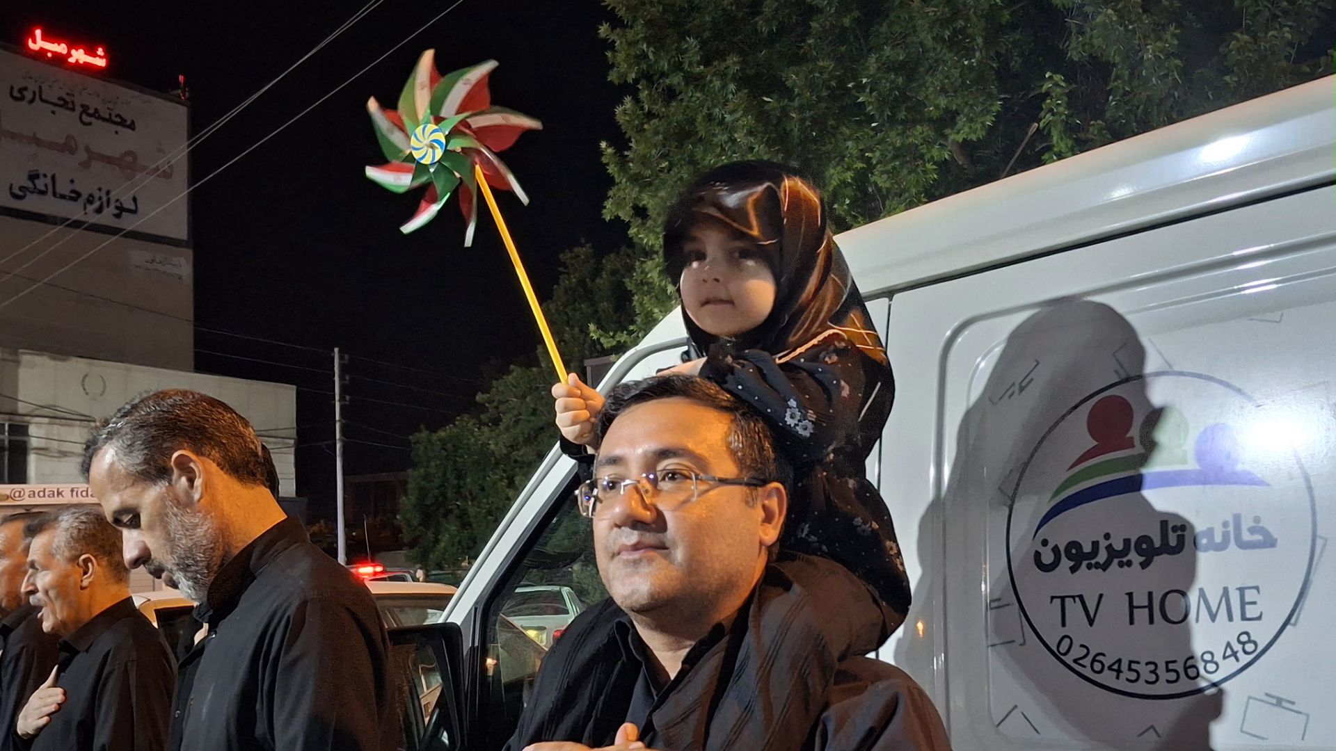 سیاه‌پوشان کوچک در مسیر عشق حسینی