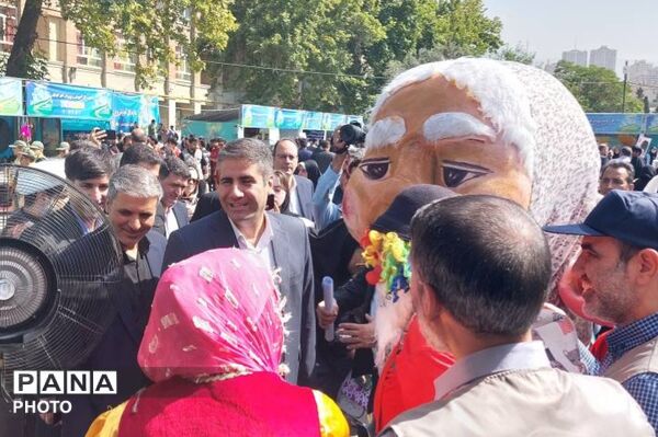 حضور فعال منطقه ۵ در افتتاح پایگاه‌های اوقات فراغت آموزش و پرورش شهر تهران
