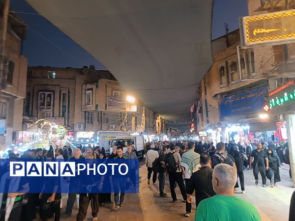 حضور زائران در مراسم پیاده‌روی اربعین حسینی