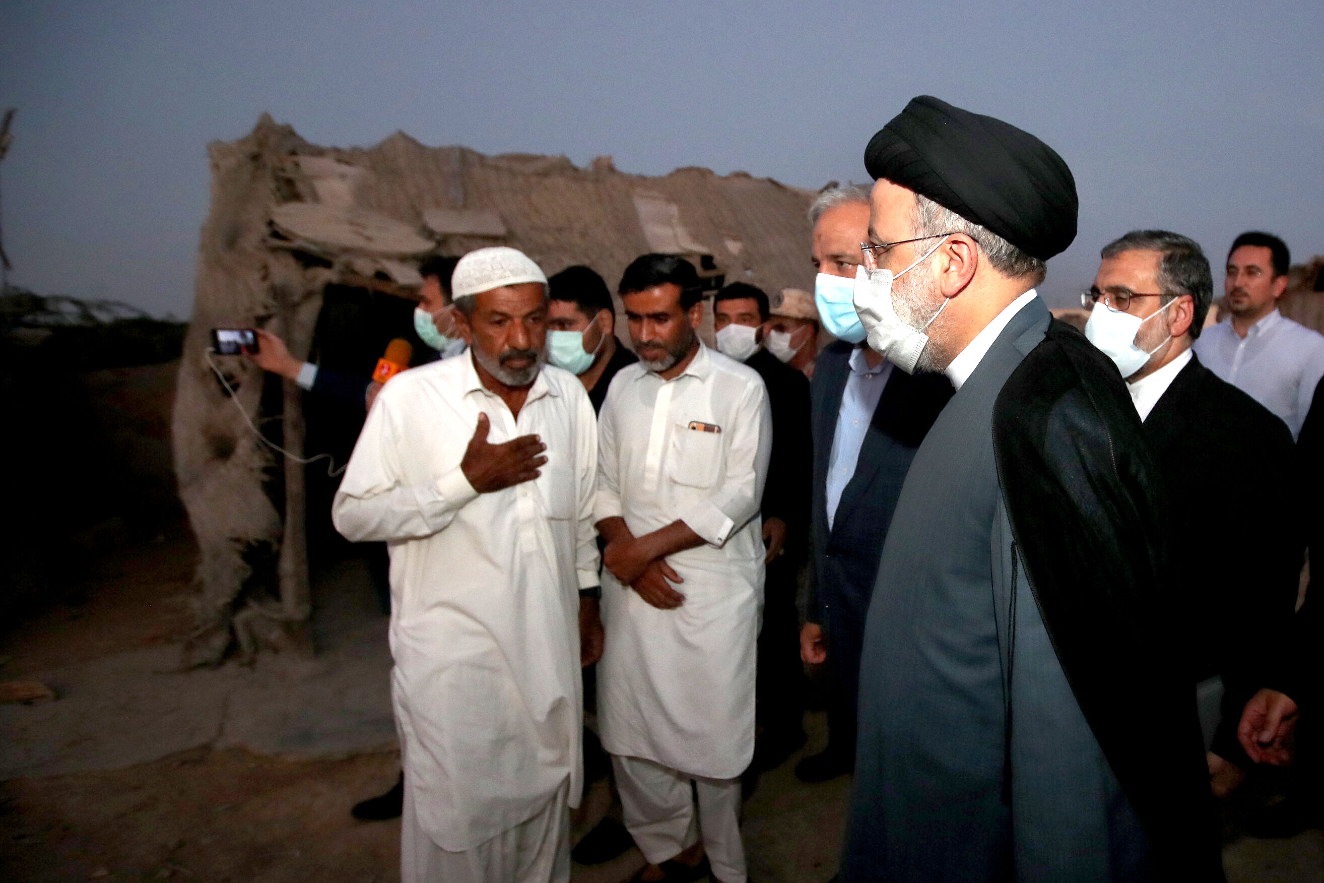 تحقق وعده شهید جمهور برای گازرسانی و رفع تنش آبی مردم سیستان و بلوچستان 