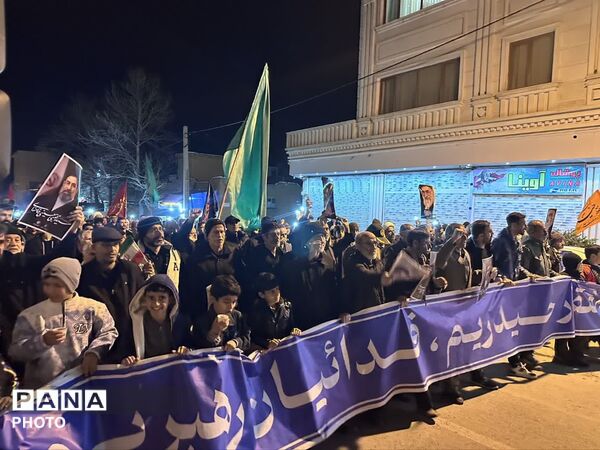 حضور پرشور مردم تویسرکان در تجمع اقتدار جلوه‌ای ماندگار از وحدت و همدلی مردمی را به نمایش گذاشت