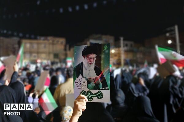 عهد معلمان و دانش‌آموزان با رهبر شهید در موکب فرهنگیان
