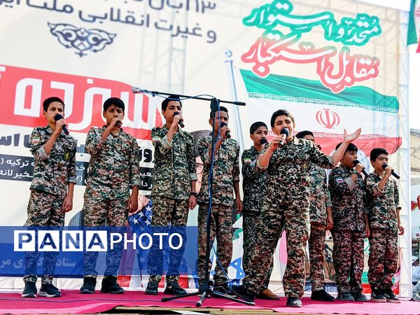 بیداری در گام‌های نوجوانان عنبرآباد؛ حضور حماسی در روز دانش‌آموز