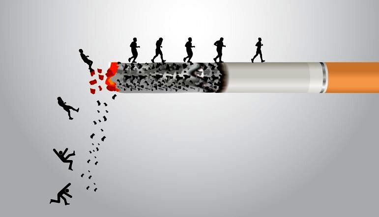 والدین در حضور فرزندان خود سیگار نکشند