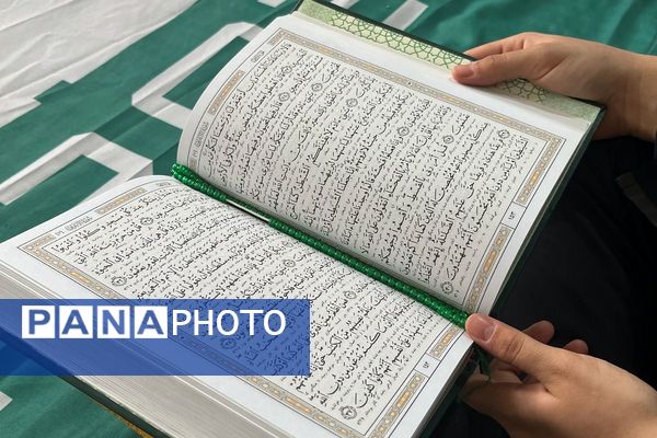محفل انس با قرآن به مناسبت ولادت حضرت مهدی(عج)در دبیرستان طریقت جوادآباد
