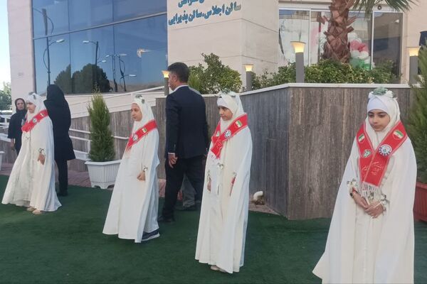 دیدار وزیر آموزش‌وپرورش با نماینده تشکل‌های دانش‌آموزی استان فارس