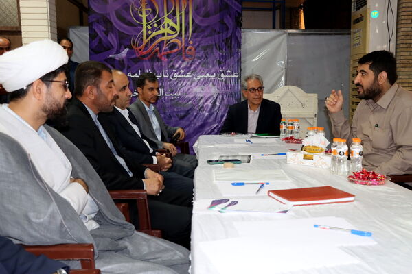 میز خدمت اداره کل آموزش و پرورش استان بوشهر در مصلی نماز جمعه بوشهر