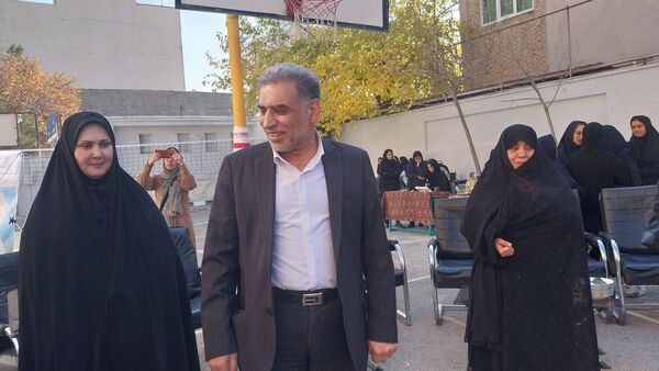 بازارچه کمک به غزه در هنرستان کاردانش امام حسن مجتبی (ع) ناحیه۶ مشهد