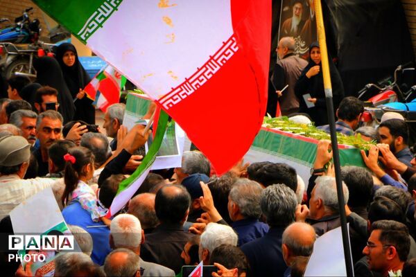 راهپیمایی روز قدس همزمان با تشییع شهید اقتدار در جهرم