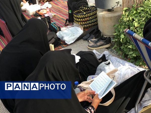 برپایی مراسم دعای عرفه در گلستان شهدای اصفهان