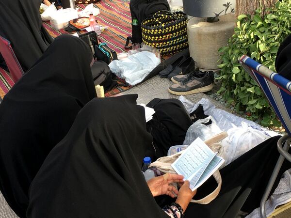 برپایی مراسم دعای عرفه در گلستان شهدای اصفهان