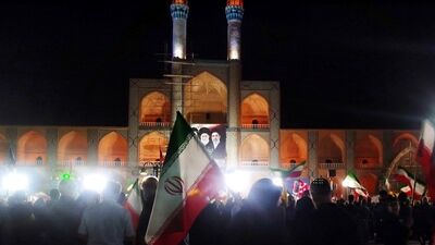 نجوای نخل‌ها در بلندایِ تاریخ؛ سوگواری در قلبِ تپنده یزد