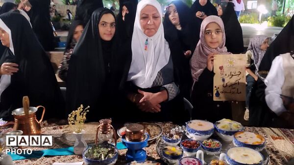 جشنواره آشپزی مادر بزرگ ونوه در کهریزسنگ